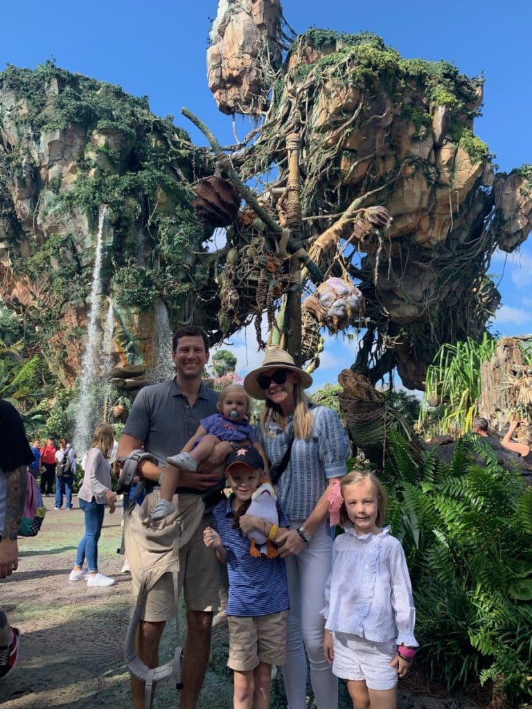 Disney Magic Makers Beery Family together at Pandora - The World of Avatar floating mountains