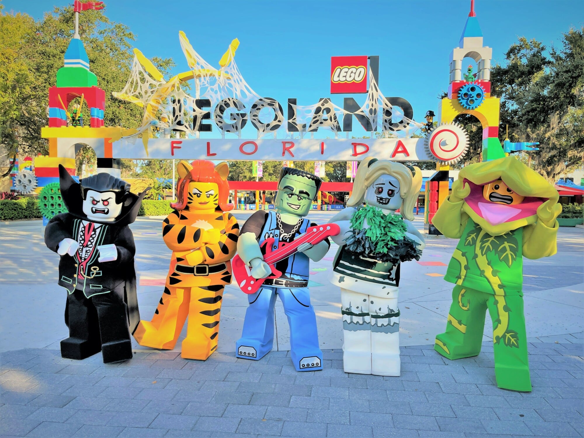 Brick or Treat MONSTER PARTY at LEGOLAND FLGroup at Arch | The Main Street Mouse