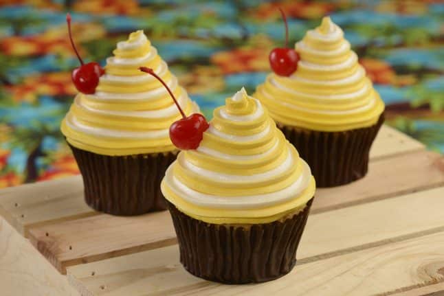 DOLE Whip Cupcake