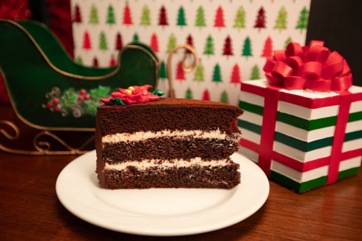 03_Chocolate Poinsettia Cake