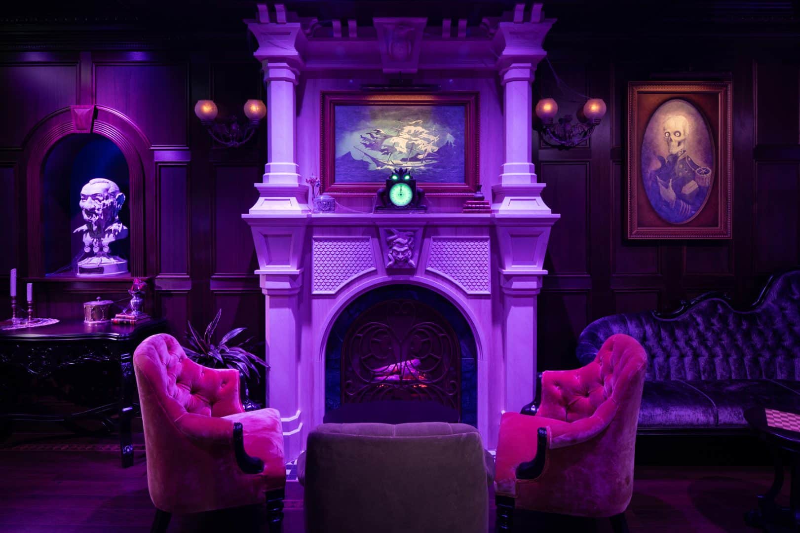 The Haunted Mansion Parlor onboard the Disney Treasure