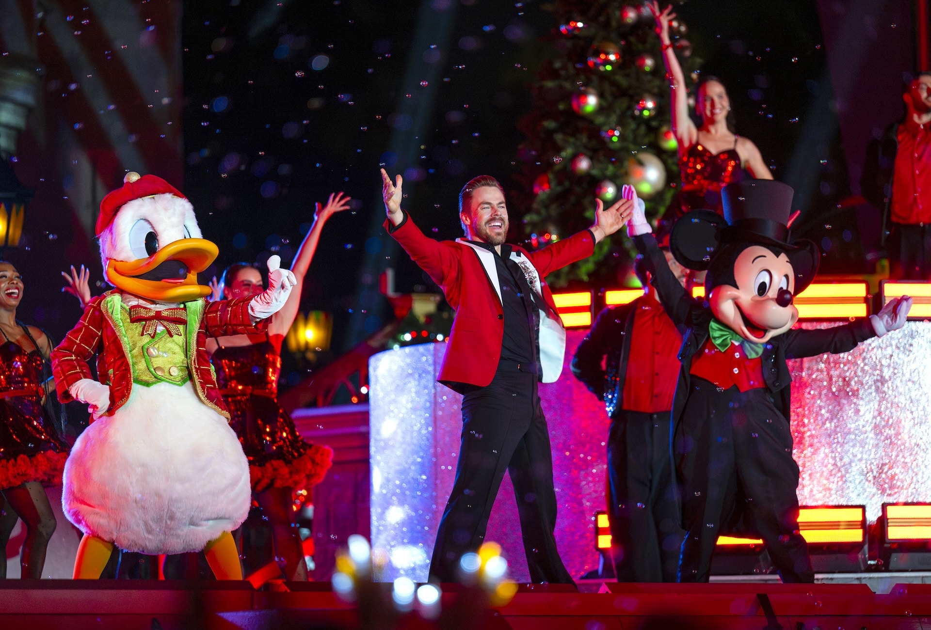 Disney Debuts Holiday Special Featuring Top Talent Across Parks and Resorts