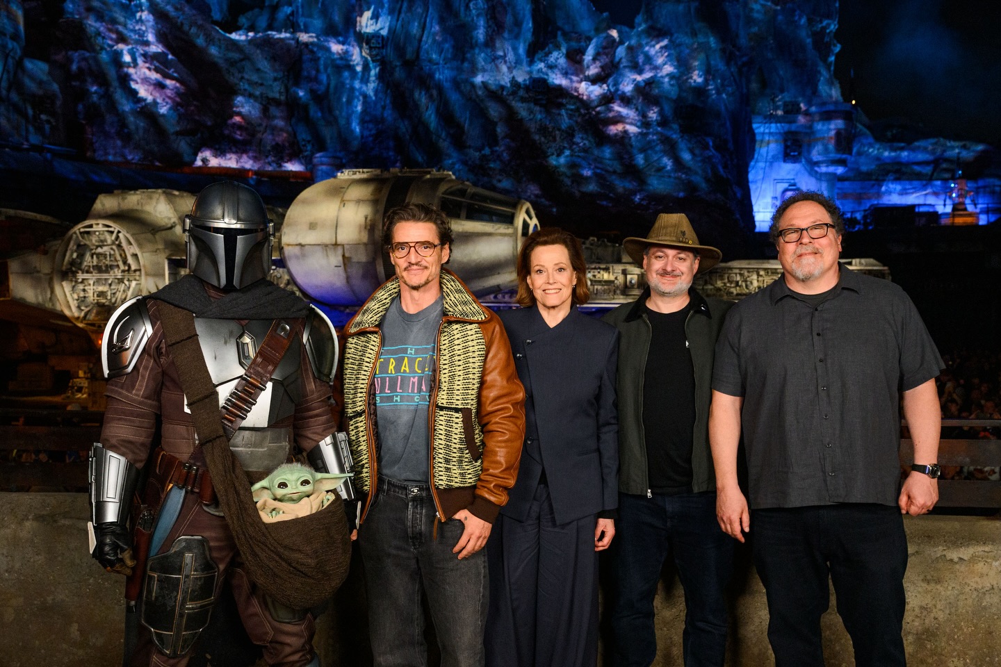Din Djarin Pedro Pascal Sigourney Weaver Dave Filoni and Jon Favreau | The Main Street Mouse Din Djarin Pedro Pascal Sigourney Weaver Dave Filoni and Jon Favreau