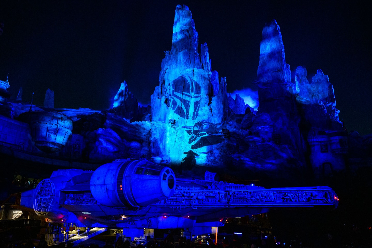 Mando and Grogu images in Galaxys Edge Disneyland | The Main Street Mouse Mando and Grogu Images in Galaxy's Edge Disneyland