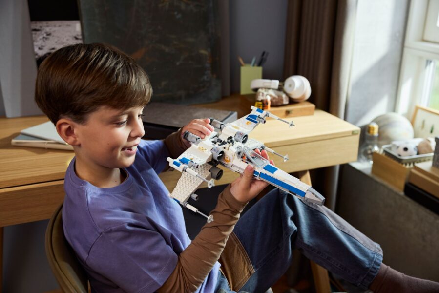 LEGOStarWarsNewRepublicXWingStarfighter | The Main Street Mouse LEGO Star Wars New Republic X Wing Starfighter