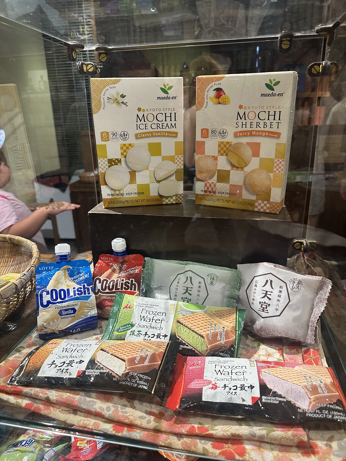 Display Case Japan | The Main Street Mouse Display Case Japan