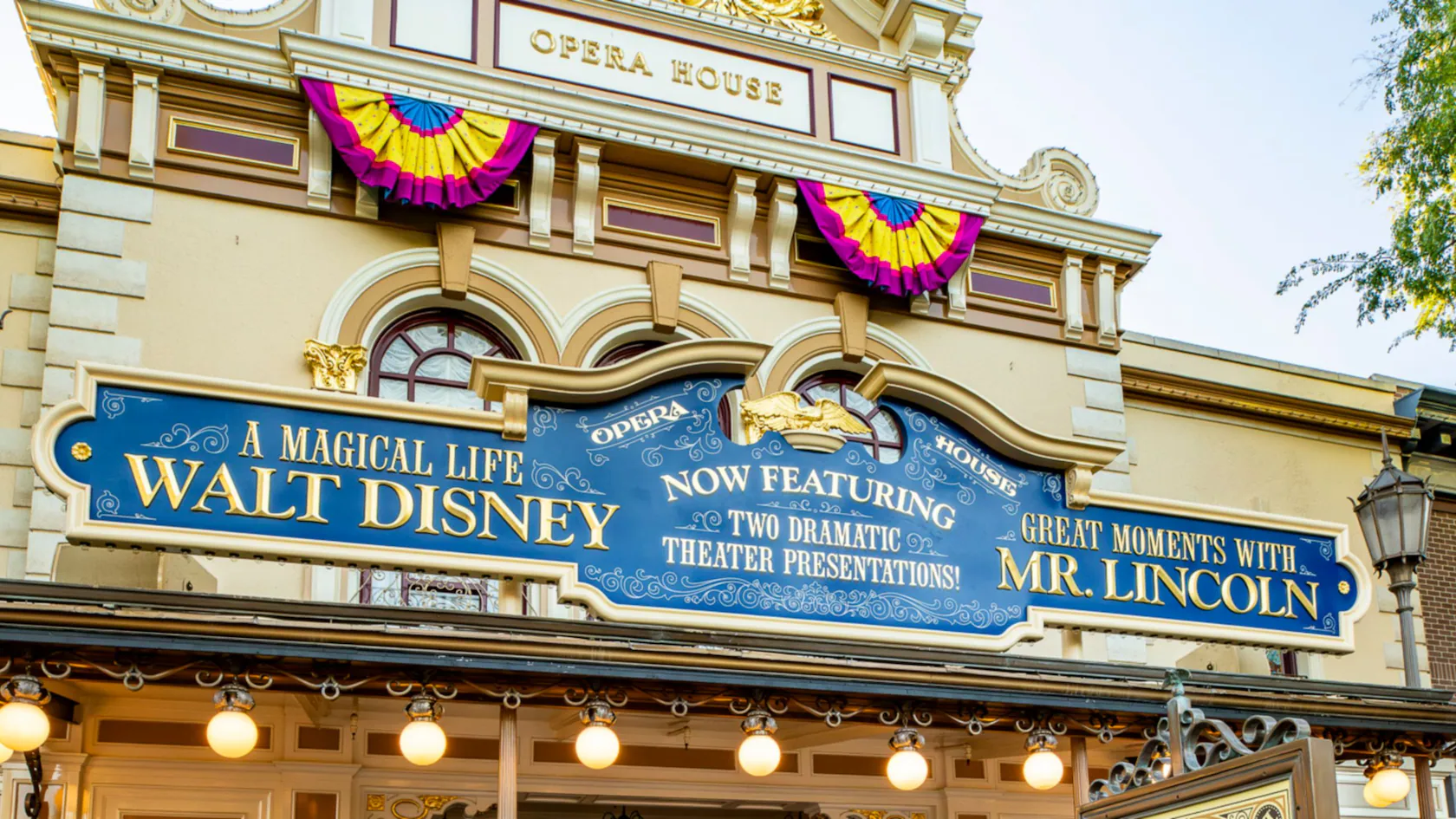 Opera House Disneyland | The Main Street Mouse Opera House Disneyland