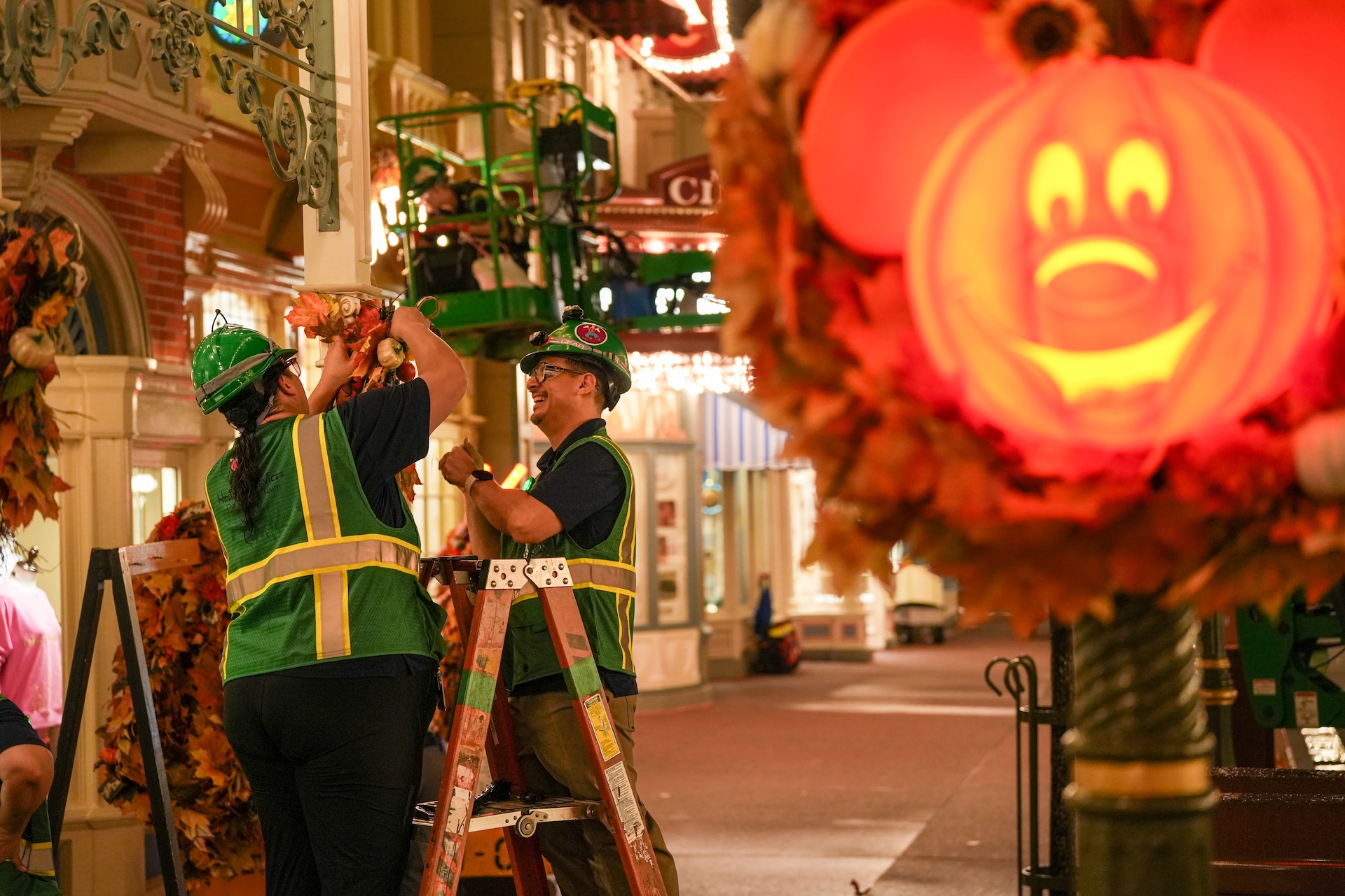 2026 wdw halloween decor transformation 1