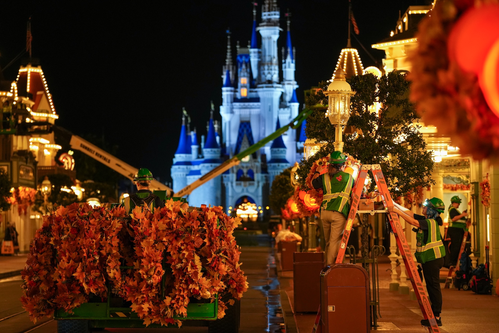 2026 wdw halloween decor transformation 4