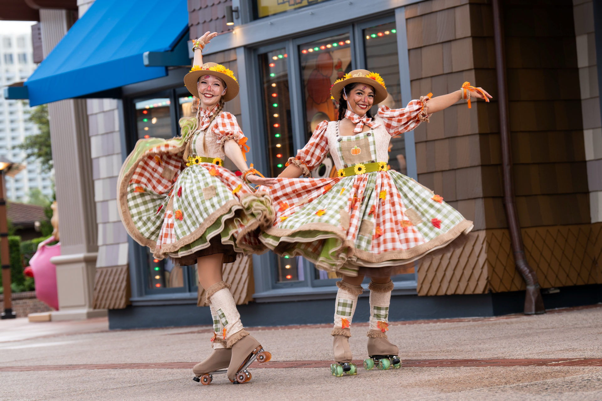DisneySpringsFallRollerskaters | The Main Street Mouse Disney springs fall rollerskaters