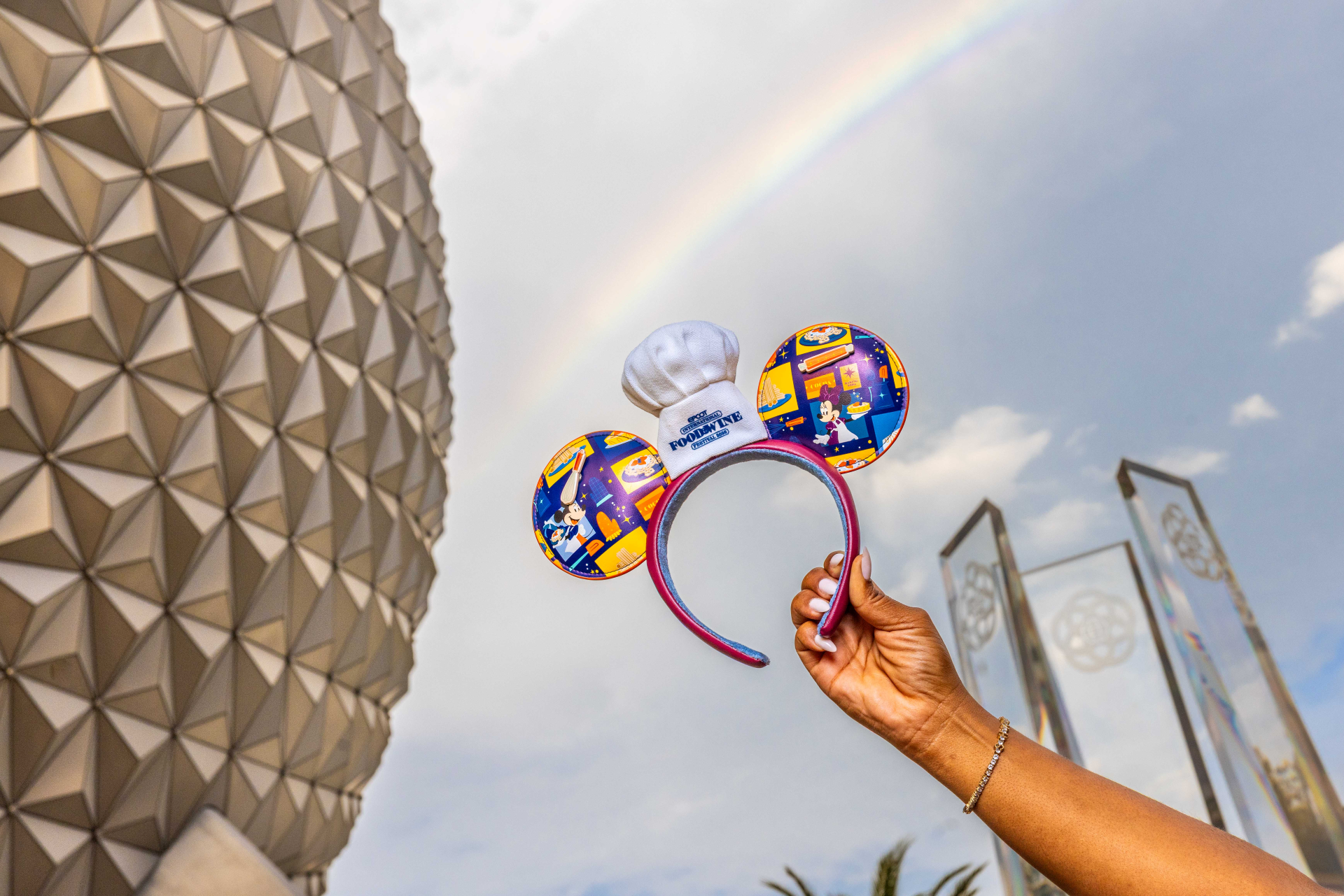 FoodandWineFestivalMerchHeadbandatEPCOT | The Main Street Mouse Food and wine festival merch headband at epcot