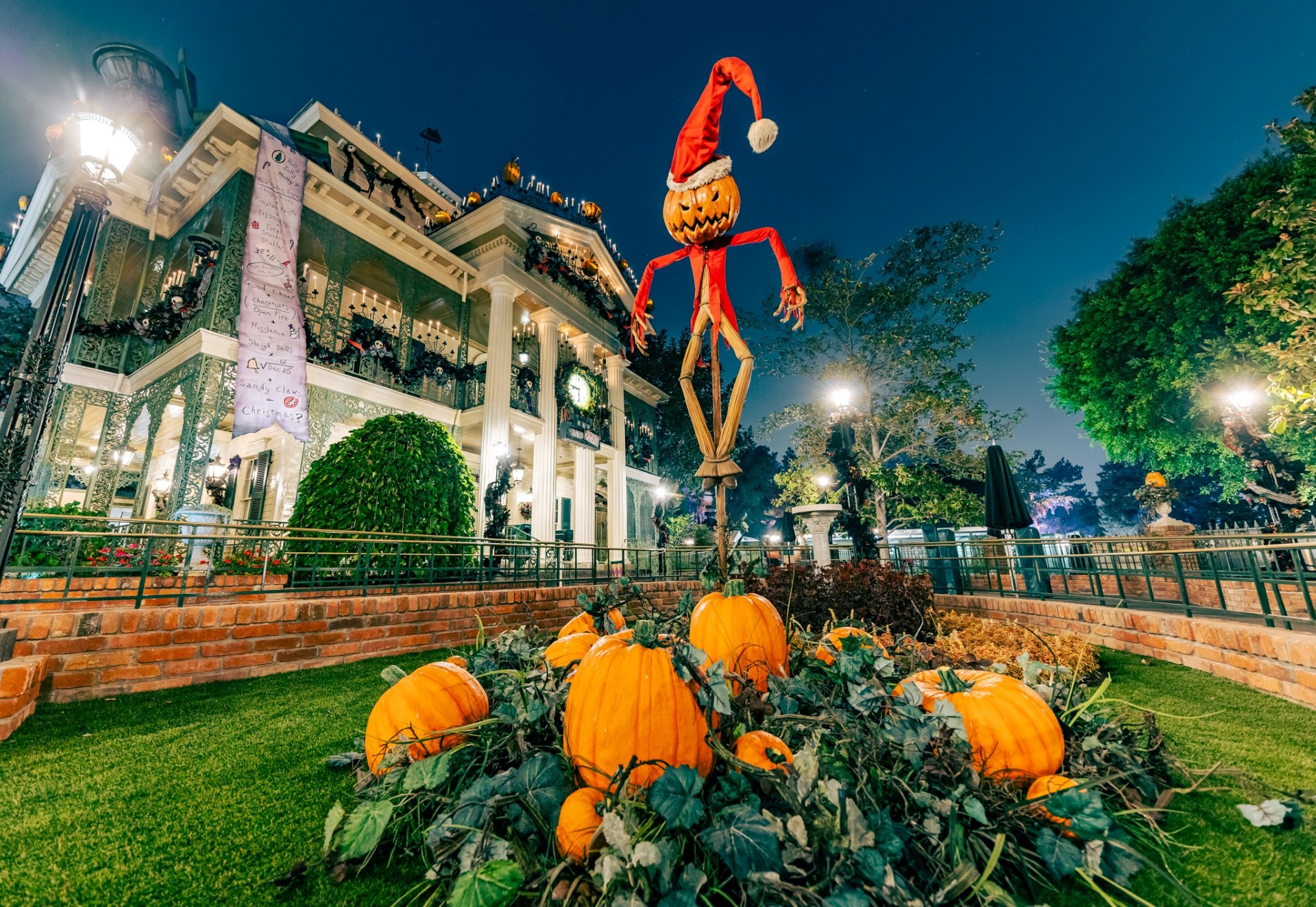 HauntedMansionHoliday2026Exterior | The Main Street Mouse Haunted mansion holiday 2026 exterior
