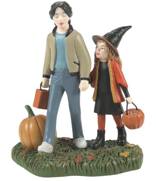 Department 56 Disney Hocus Pocus Village Accessories Max and Dani Trick or Treating Figurine 315 Inch