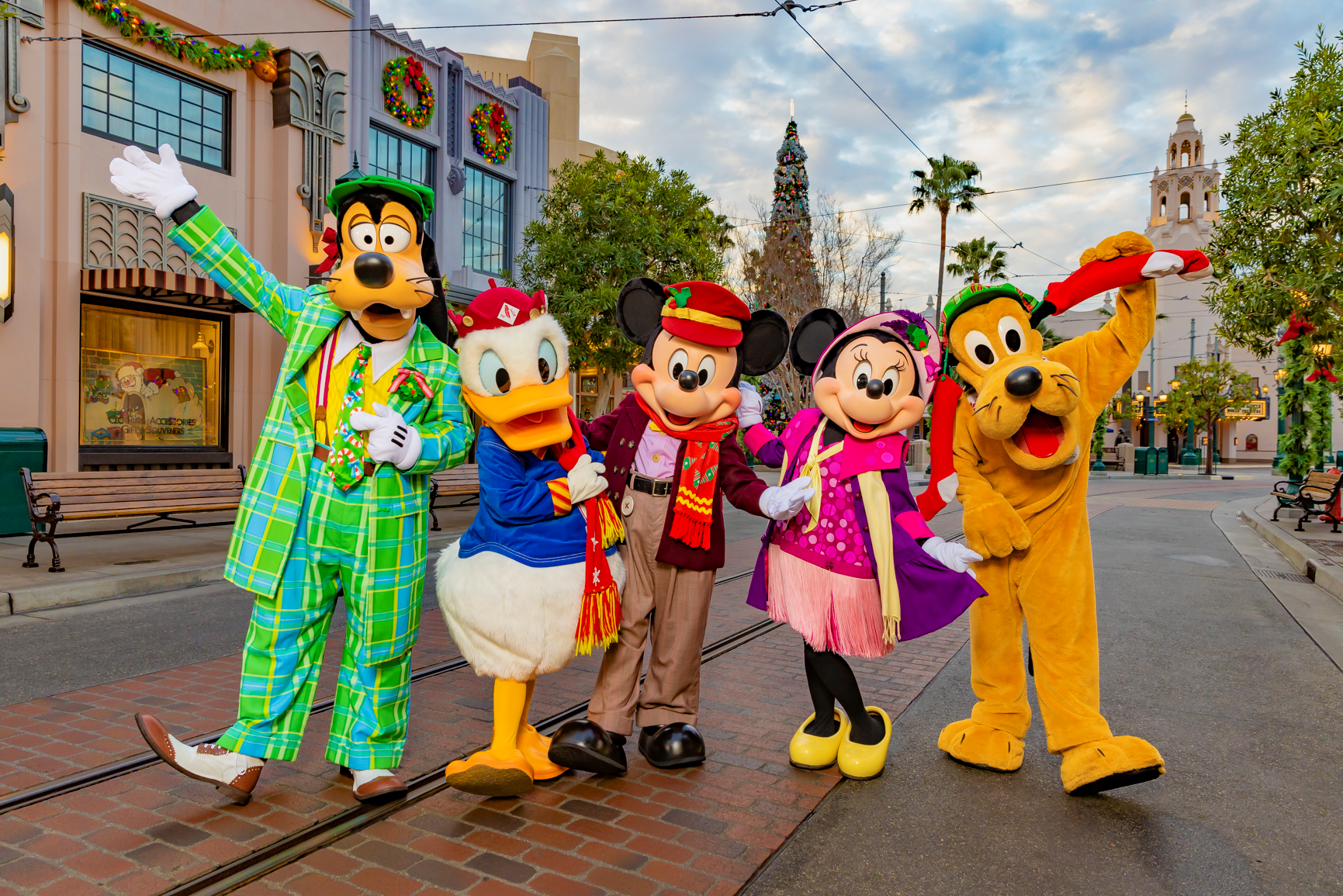 MickeyMouseandFriendsonBuenaVistaStreet | The Main Street Mouse Mickey mouse and friends on buena vista street