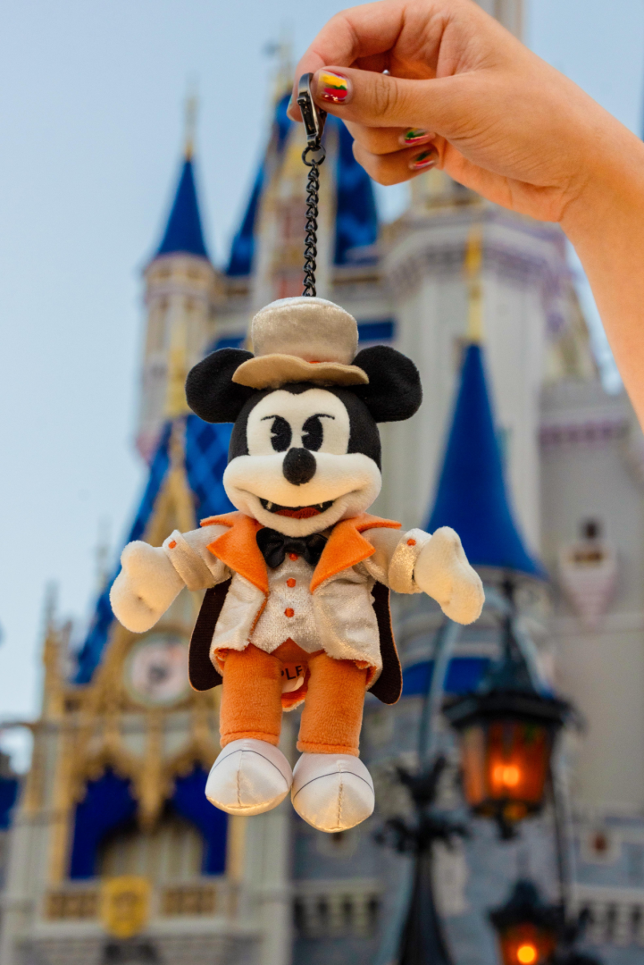 MickeysNotSoScaryHalloweenPartyPlush721x1080 | The Main Street Mouse Mickeys not so scary halloween party plush 721x1080
