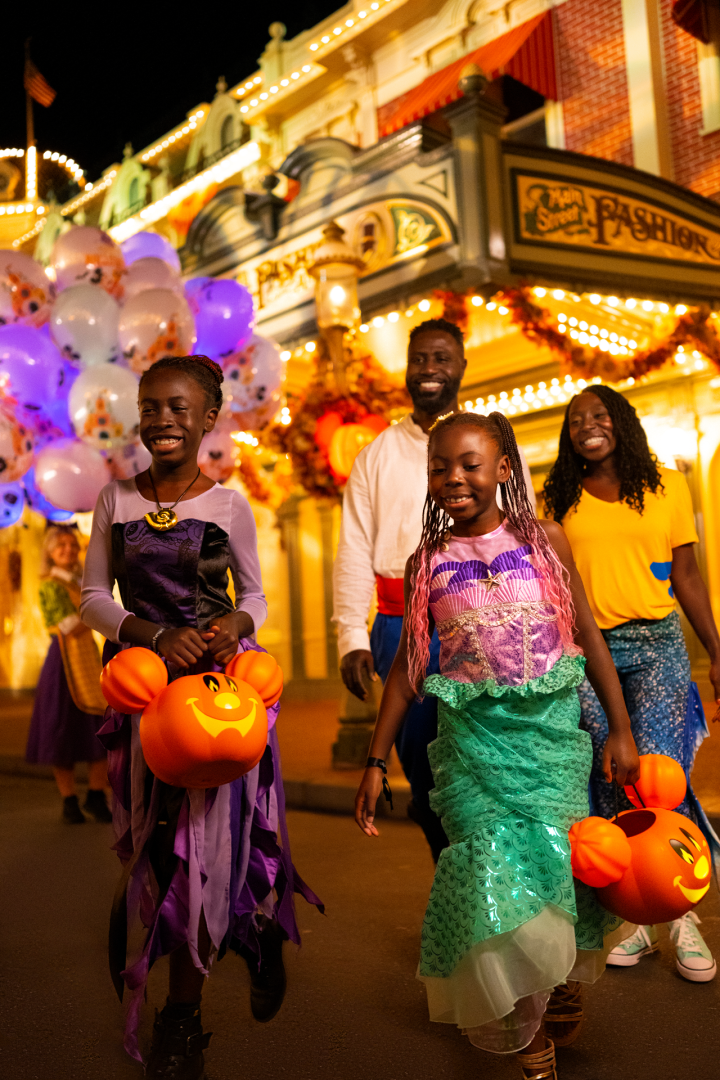 TrickorTreat Throughout Magic Kingdom | The Main Street Mouse Trick or treat Throughout Magic Kingdom