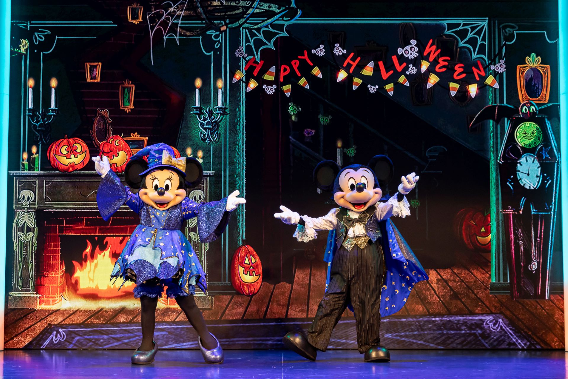 Mickeys trick and treat california adventure