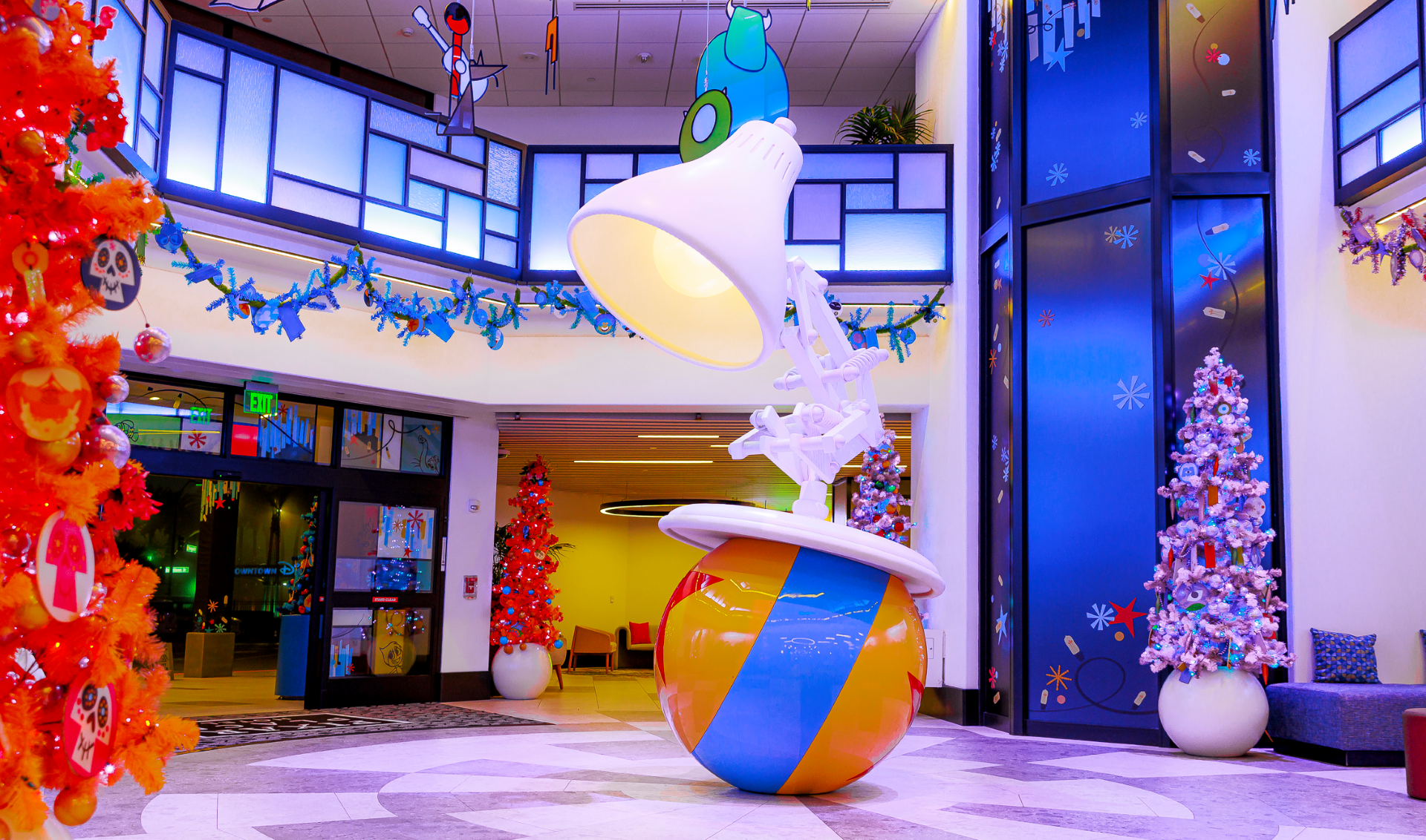 PixarPlaceHotelHolidayDecor | The Main Street Mouse Pixar place hotel holiday decor