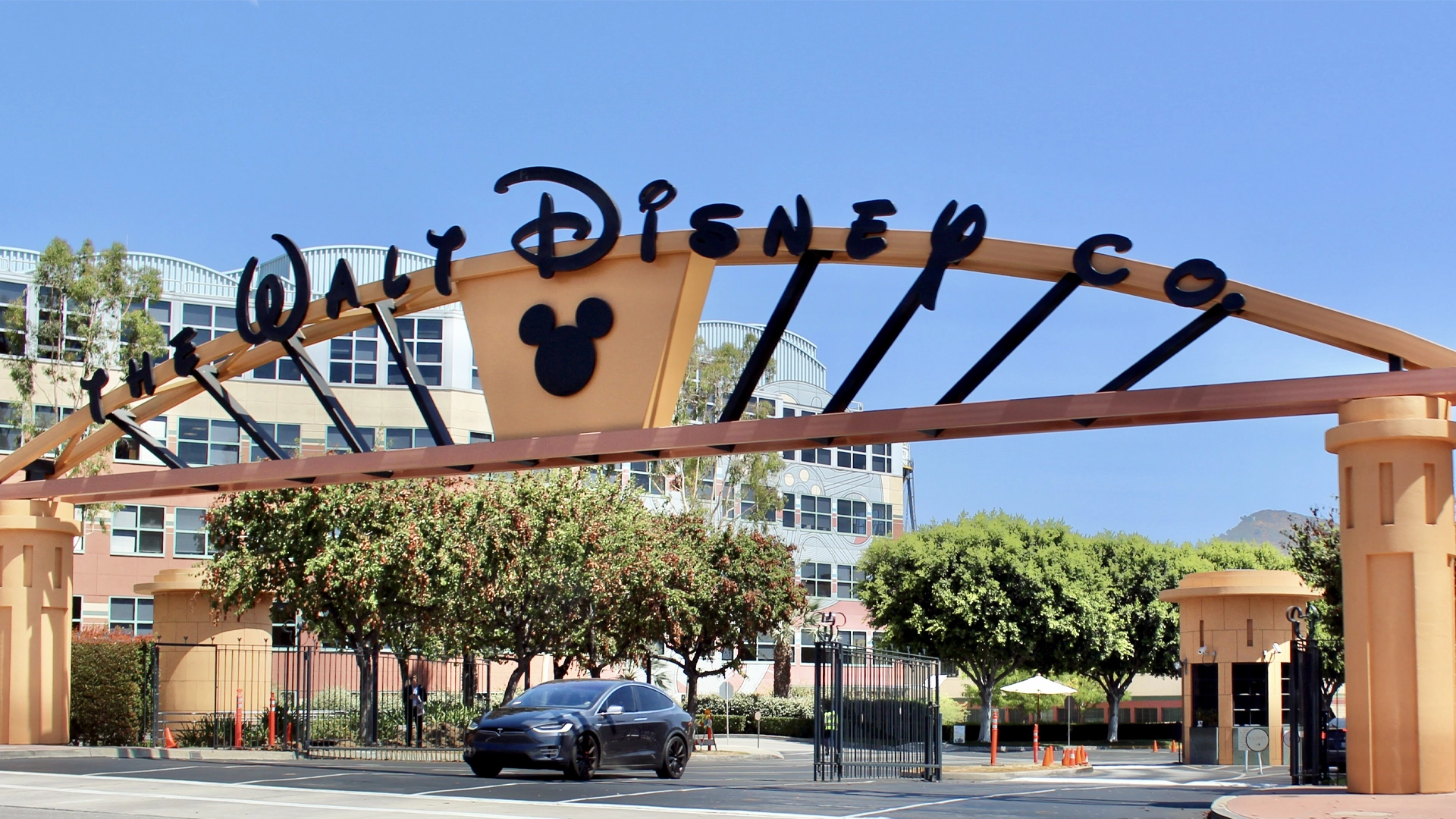 Walt Disney Co | The Main Street Mouse Walt Disney Co