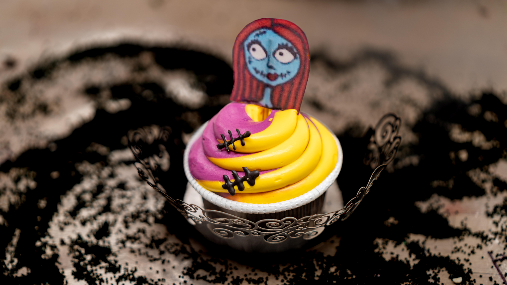 HalloweenCartSallyCupcake | The Main Street Mouse Halloween cart sally cupcake