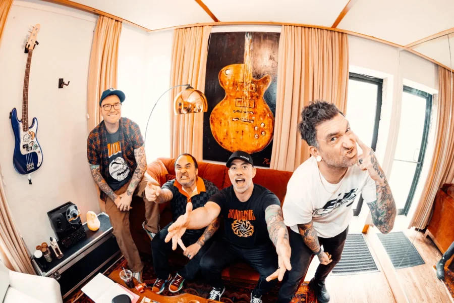 New found glory sign to pure noise