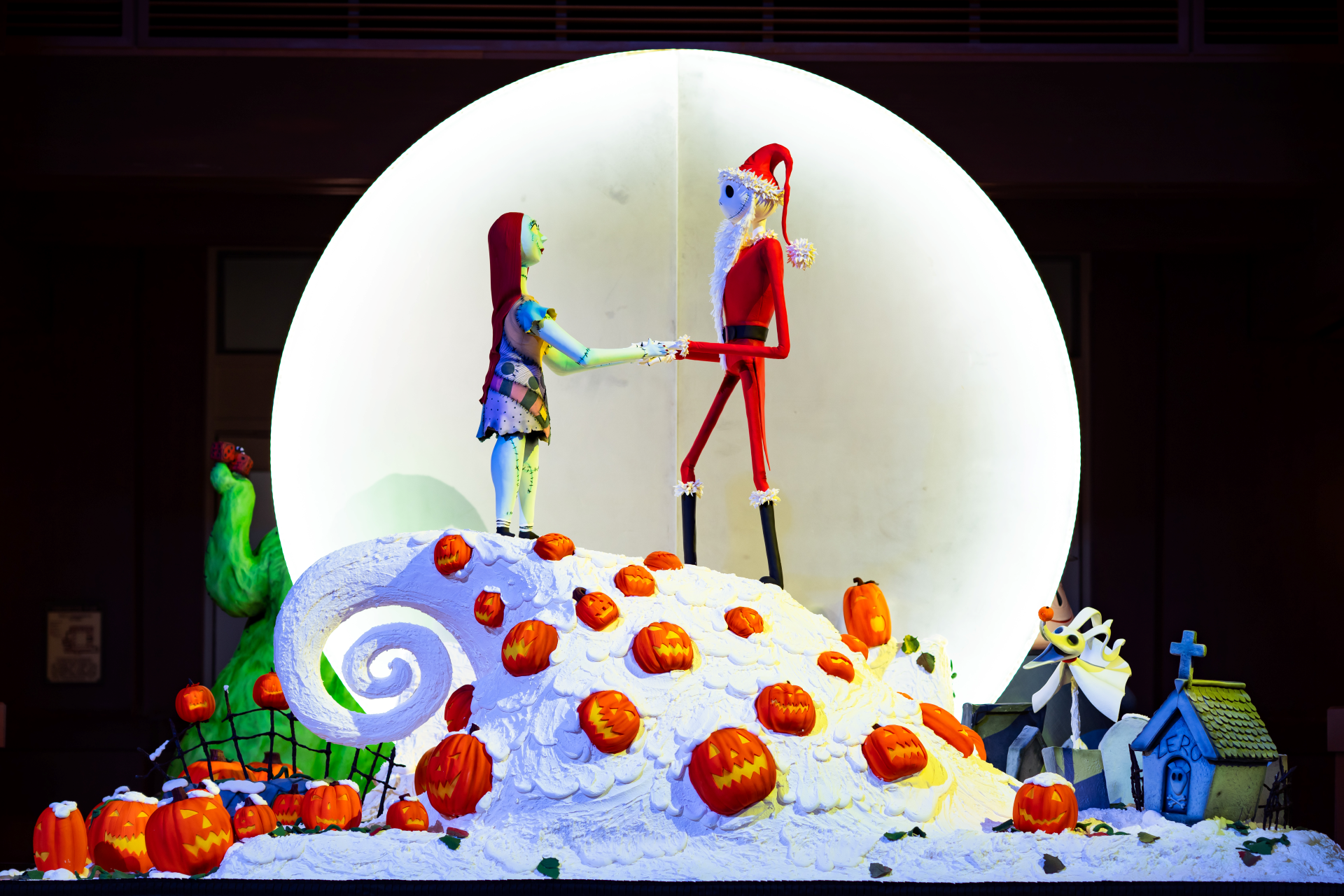 NightmareBeforeChristmasGrandCalifornianDisplay | The Main Street Mouse Nightmare before christmas grand californian display