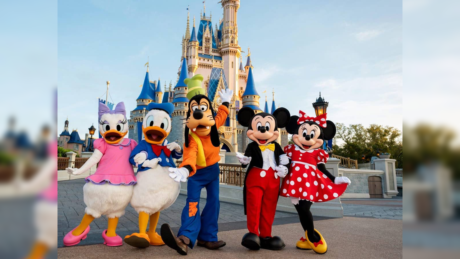 Walt Disney World is Hiring 5000 New Cast Members Heres What You Need to Know