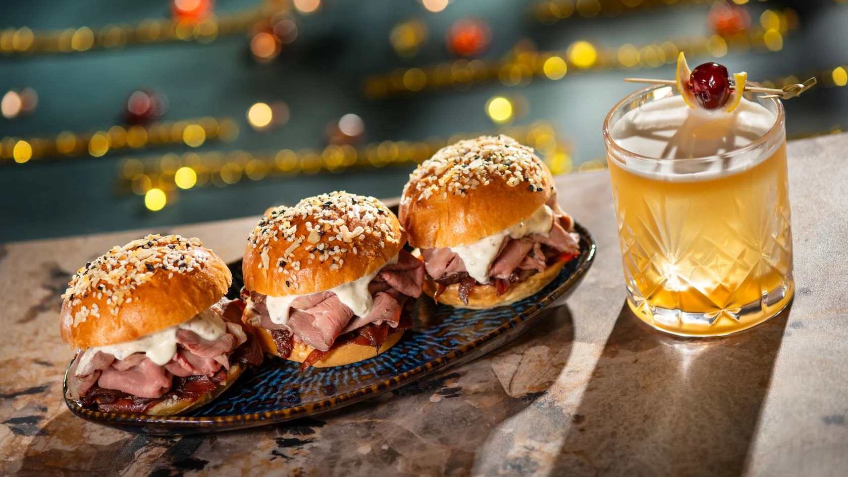 Wdw boardwalk hurlyburly roastbeefslidersandamarettosour 16x9 0821zk 0191kp 16x9
