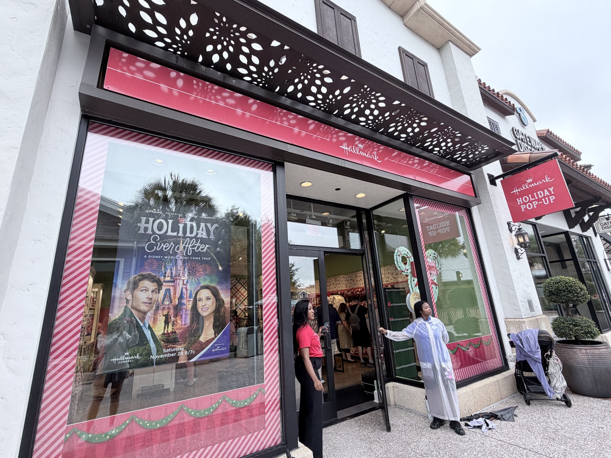 Hallmark Pop Up Disney Springs