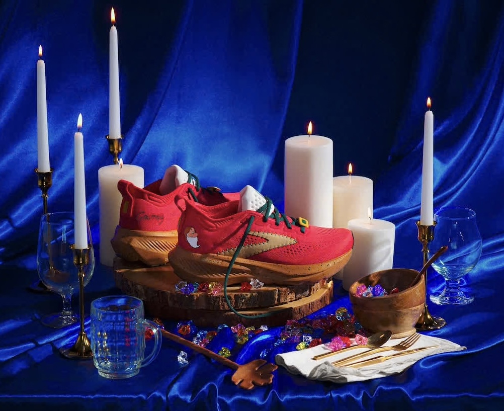 Brooks Glycerin 23 Grumpy Rundisney Shoe in Maroon with Patch Details