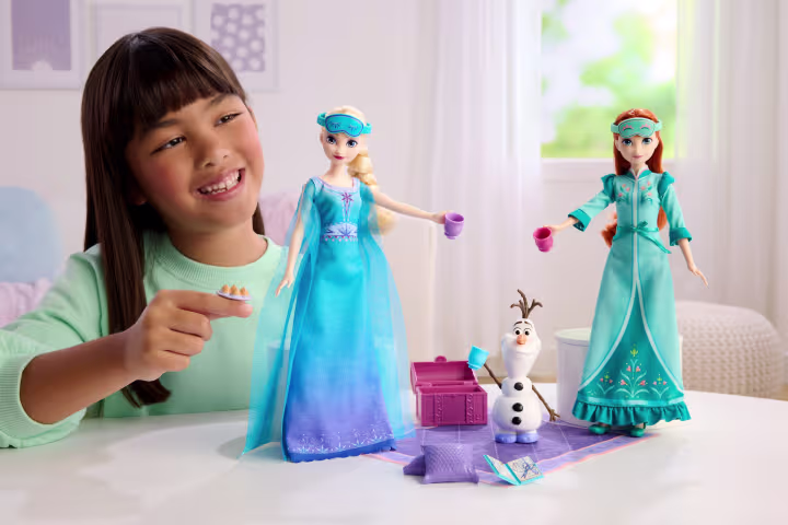 Disney Frozen Slumber Sister Set with Anna Elsa Fashion Dolls and Olaf